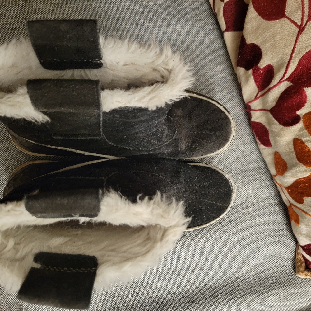 Sorel Black and Tan Winter Boots, Suede - Picture 3 of 8